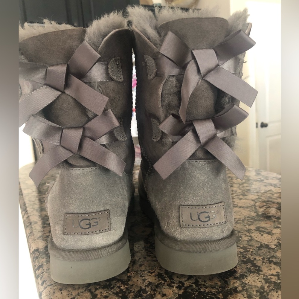 UGG🩶Satin double Bow Bailey Boots in Fog Gray